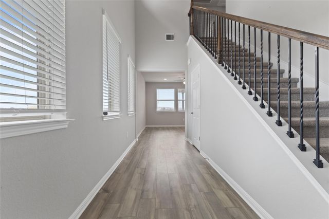 180 Macarthur DR, Leander, TX 78641