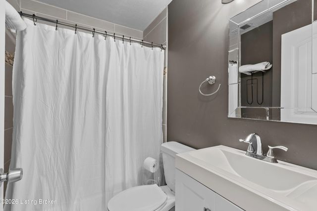 4423 Campobello St, Louisville, KY 40213