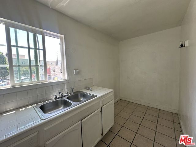1117 N Alexandria Avenue, Los Angeles, CA 90029