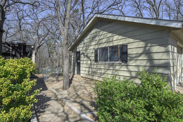 101 Frazier Oaks Road, Pottsboro, TX 75076