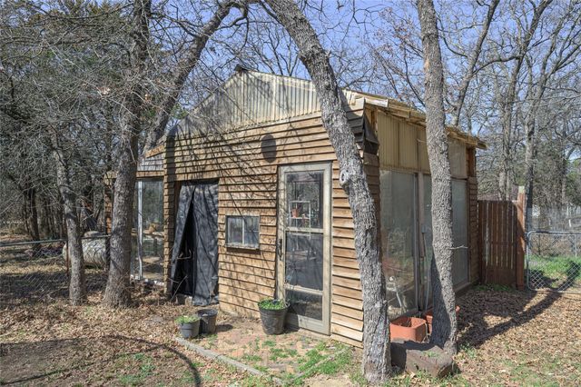 101 Frazier Oaks Road, Pottsboro, TX 75076