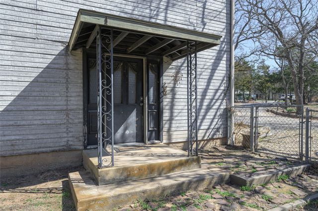 101 Frazier Oaks Road, Pottsboro, TX 75076