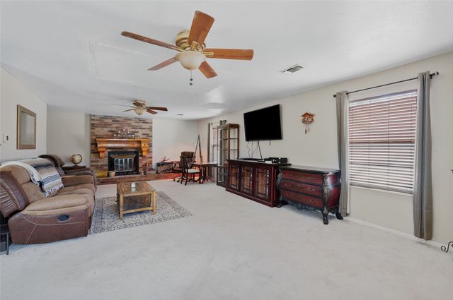 101 Frazier Oaks Road, Pottsboro, TX 75076