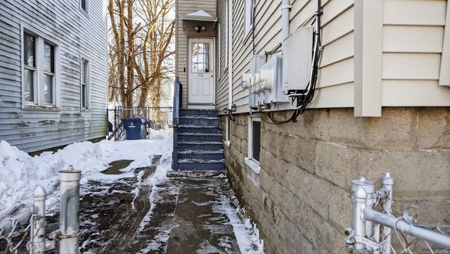 264 Weld St, New Bedford, MA 02740