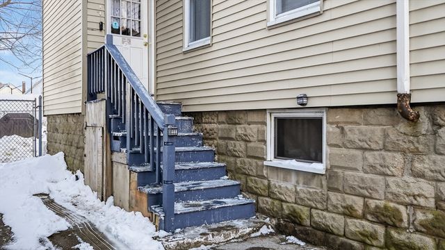 264 Weld St, New Bedford, MA 02740