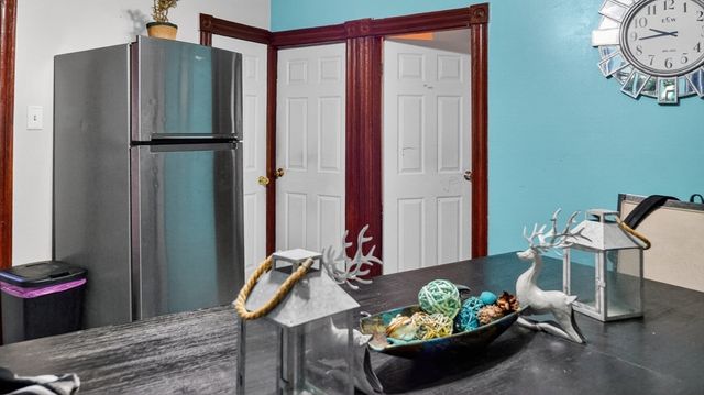 264 Weld St, New Bedford, MA 02740