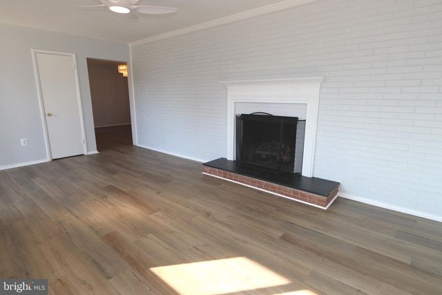 10932 FAIRCHESTER DR, Fairfax, VA 22030