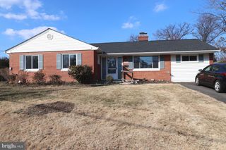 10932 FAIRCHESTER DR, Fairfax, VA 22030