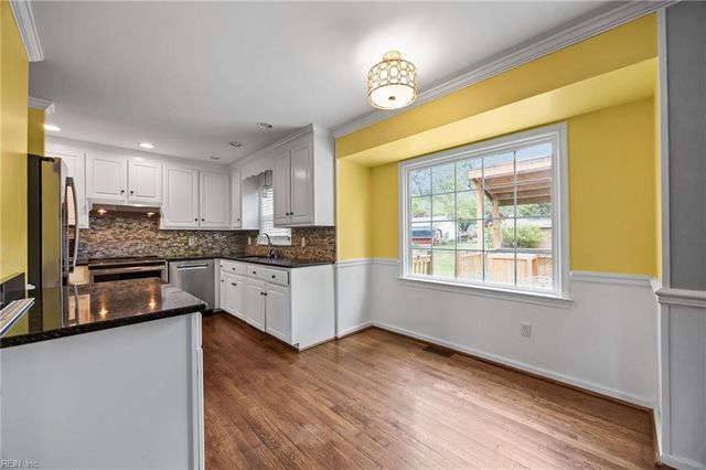 120 Cove RD, Newport News, VA 23608