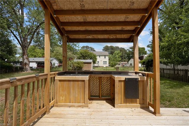 120 Cove RD, Newport News, VA 23608