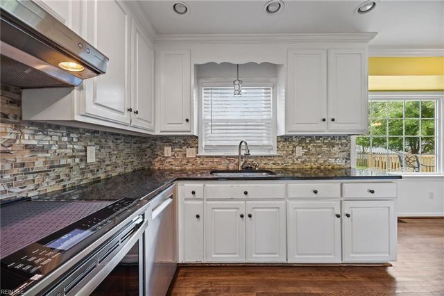 120 Cove RD, Newport News, VA 23608