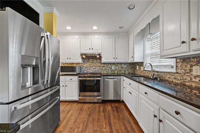 120 Cove RD, Newport News, VA 23608