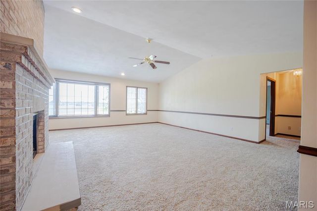 8620 State Route 163, Belleville, IL 62223