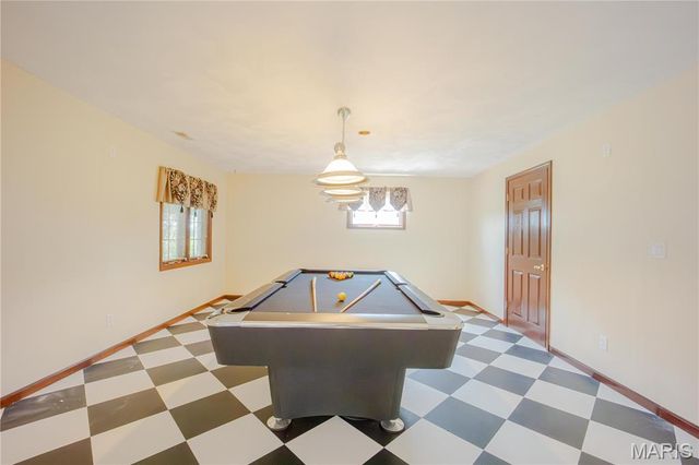 8620 State Route 163, Belleville, IL 62223