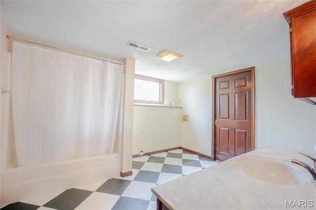 8620 State Route 163, Belleville, IL 62223