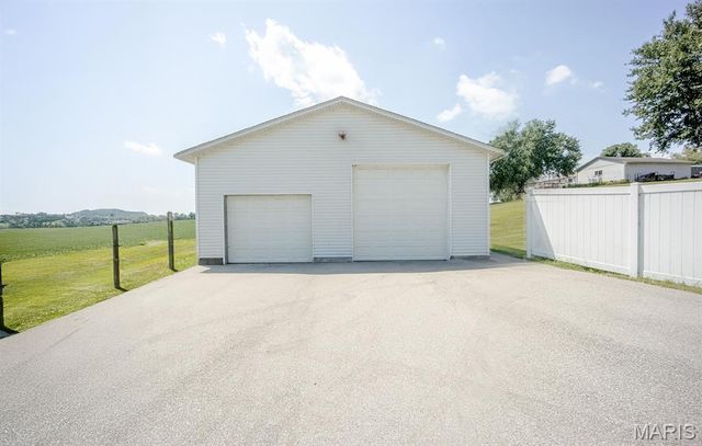 8620 State Route 163, Belleville, IL 62223