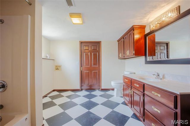 8620 State Route 163, Belleville, IL 62223