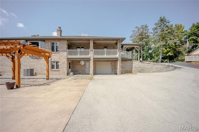 8620 State Route 163, Belleville, IL 62223
