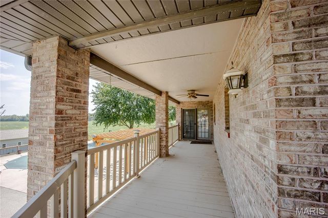 8620 State Route 163, Belleville, IL 62223