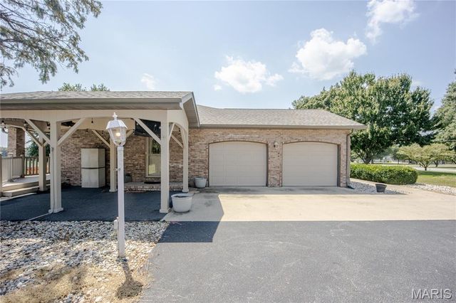 8620 State Route 163, Belleville, IL 62223