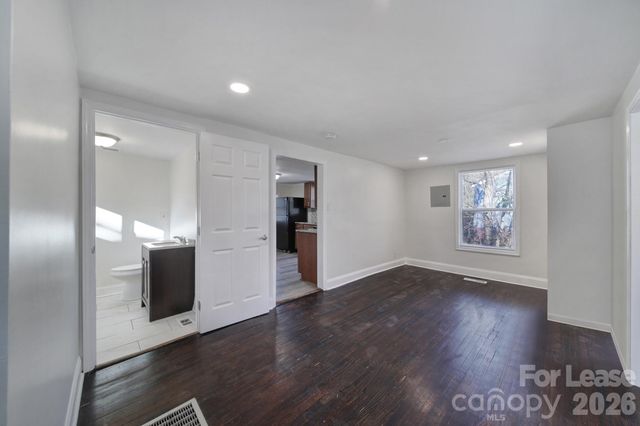 2958 Reid Avenue, Charlotte, NC 28208
