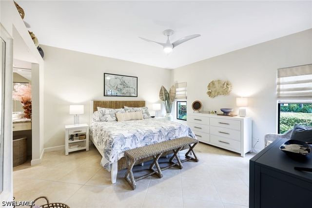 611 Serendipity DR 611, Naples, FL 34108