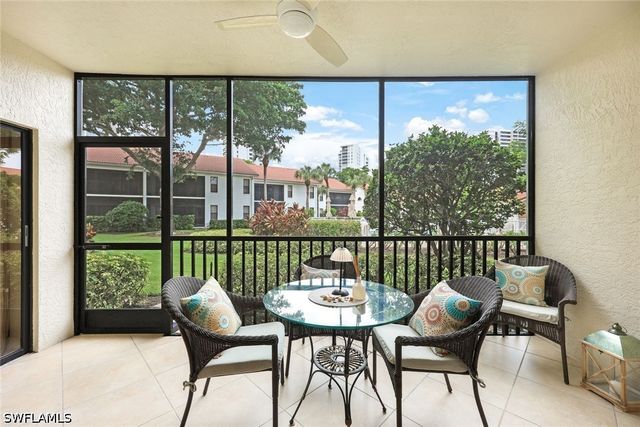 611 Serendipity DR 611, Naples, FL 34108