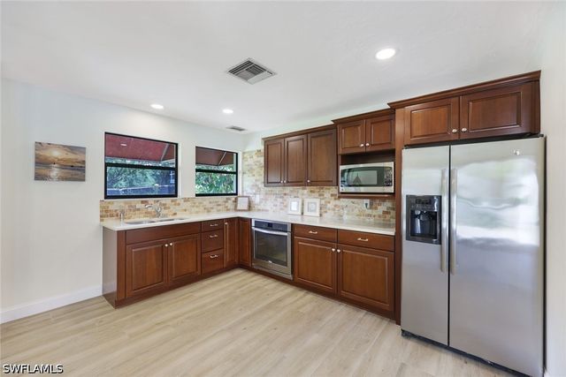 611 Serendipity DR 611, Naples, FL 34108