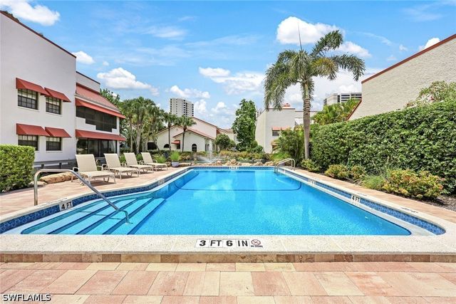 611 Serendipity DR 611, Naples, FL 34108