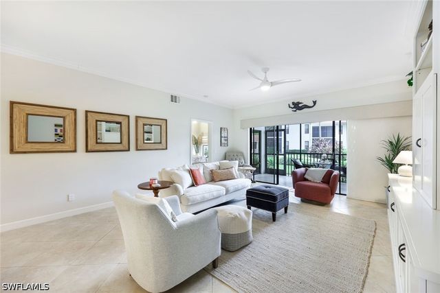 611 Serendipity DR 611, Naples, FL 34108