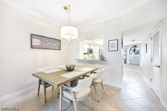 611 Serendipity DR 611, Naples, FL 34108