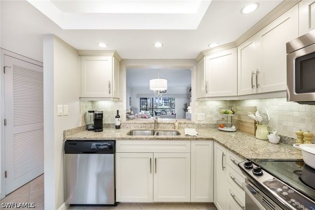 611 Serendipity DR 611, Naples, FL 34108