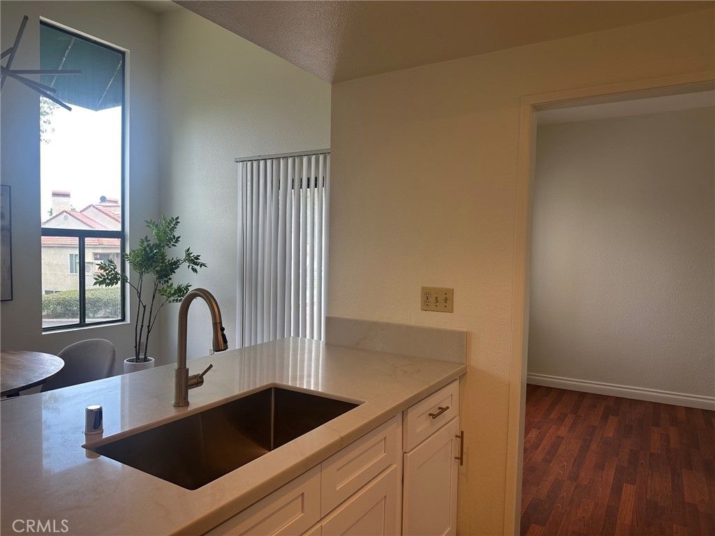 Image 10 of property listing at 3050 La Paz Ln C, Diamond Bar, CA 91765