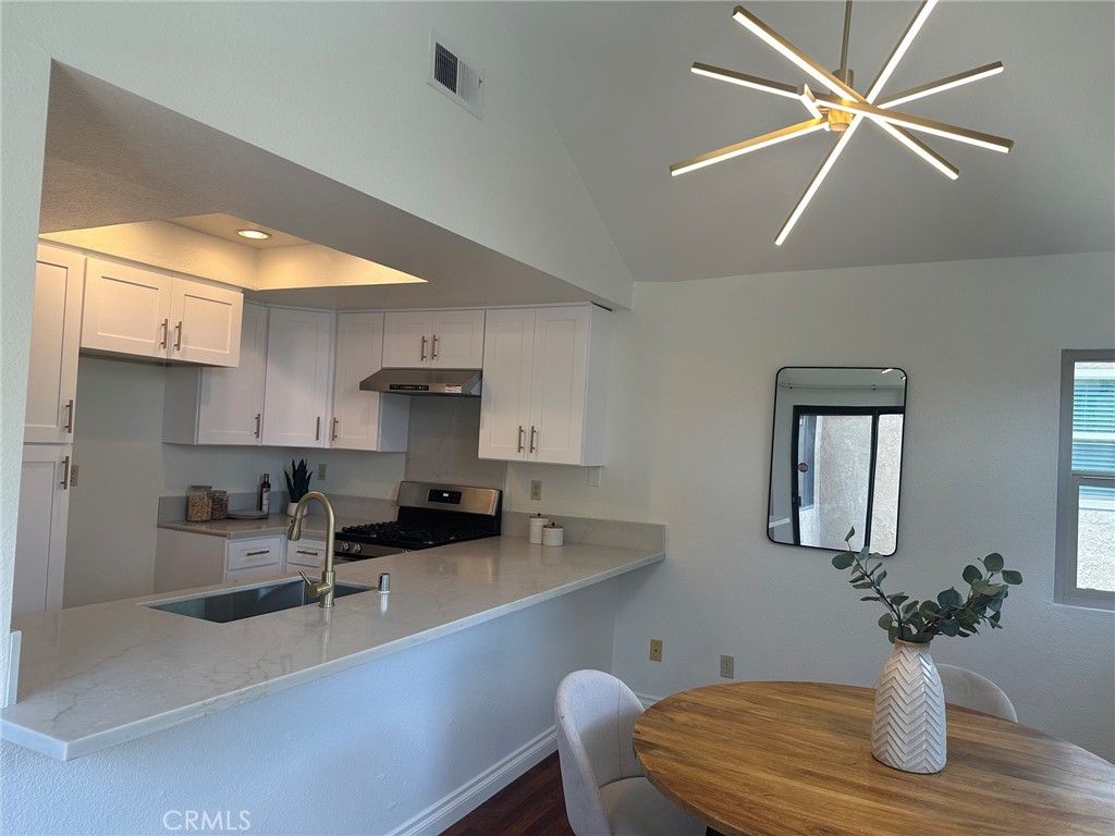 Image 11 of property listing at 3050 La Paz Ln C, Diamond Bar, CA 91765