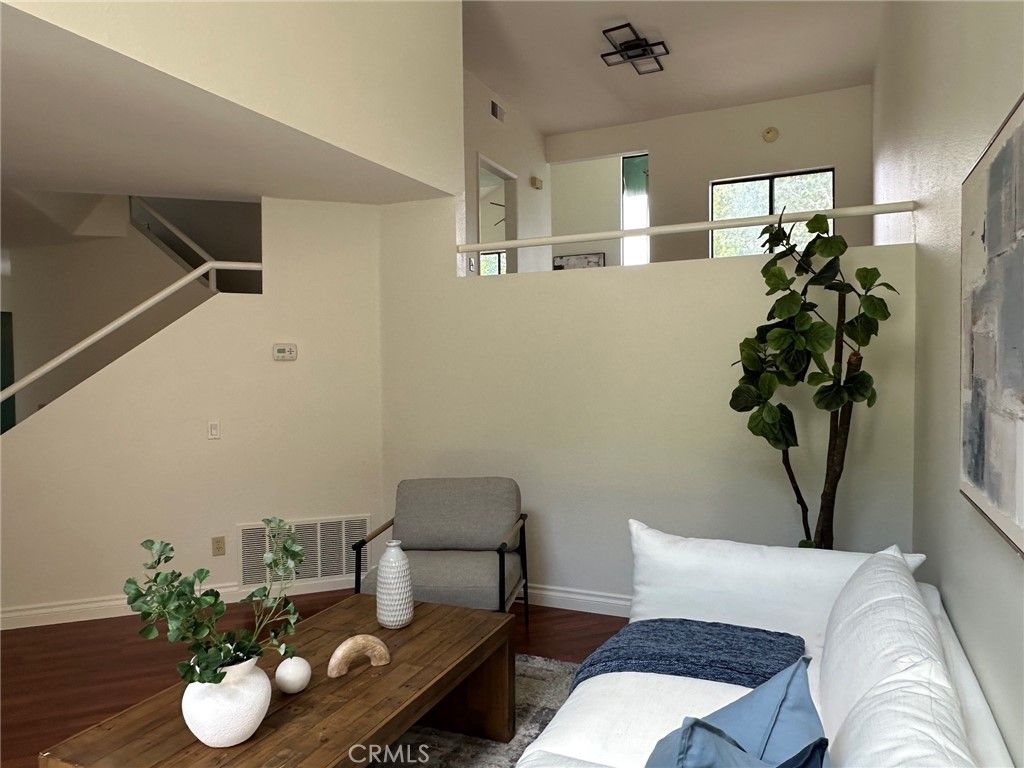 Image 7 of property listing at 3050 La Paz Ln C, Diamond Bar, CA 91765