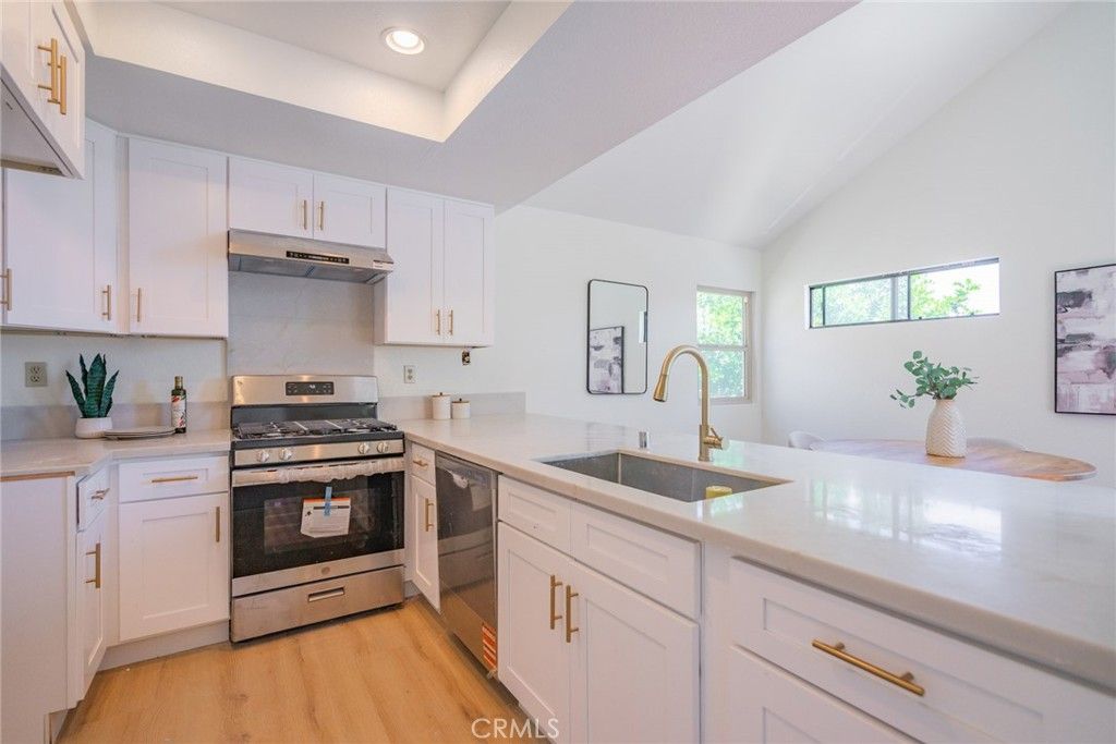 Image 9 of property listing at 3050 La Paz Ln C, Diamond Bar, CA 91765