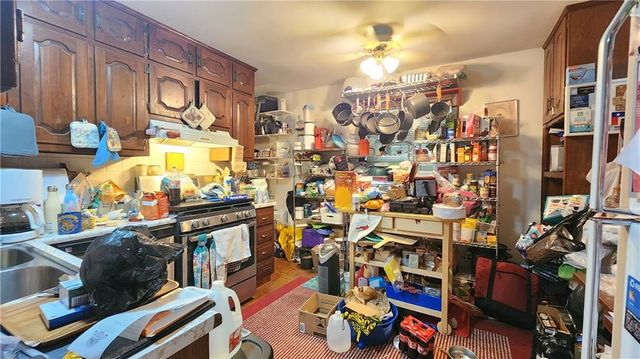 4925 NE Sherwood Drive, Kansas City, MO 64119