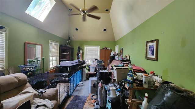 4925 NE Sherwood Drive, Kansas City, MO 64119