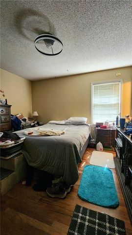 4925 NE Sherwood Drive, Kansas City, MO 64119