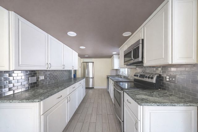 7 West St, Melrose, MA 02176