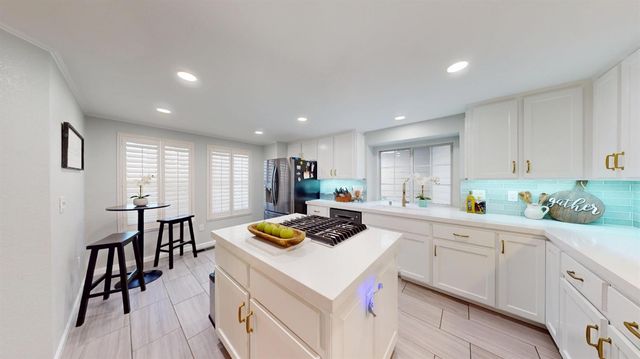 3705 Vondel, Modesto, CA 95356