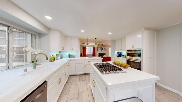 3705 Vondel, Modesto, CA 95356