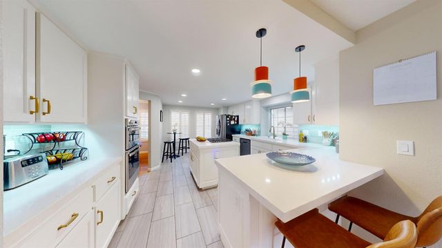 3705 Vondel, Modesto, CA 95356