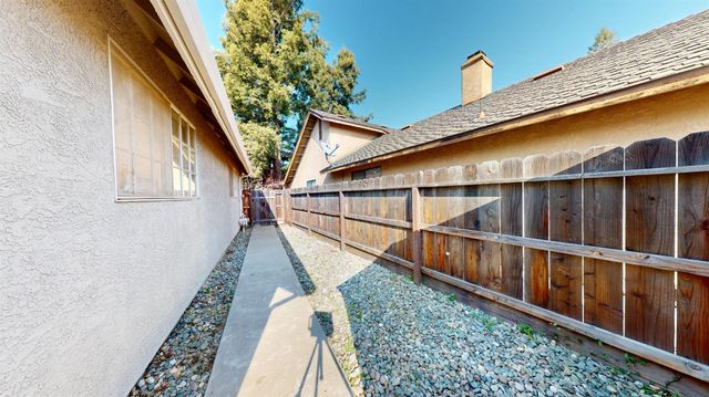 3705 Vondel, Modesto, CA 95356