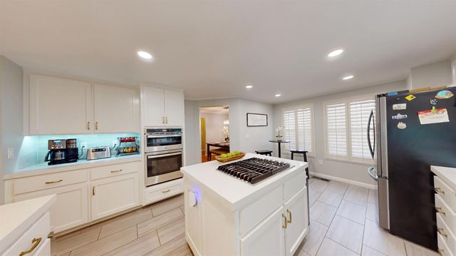 3705 Vondel, Modesto, CA 95356