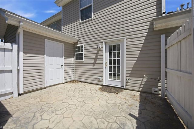 302 Carrington Lane, Thomasville, NC 27360