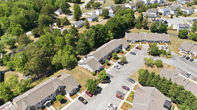 302 Carrington Lane, Thomasville, NC 27360