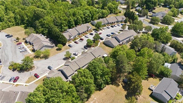 302 Carrington Lane, Thomasville, NC 27360