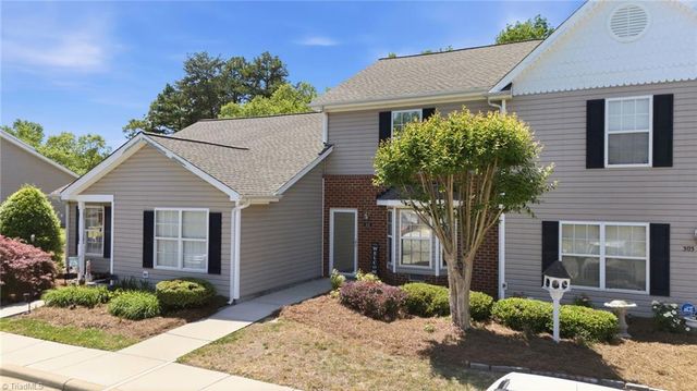 302 Carrington Lane, Thomasville, NC 27360
