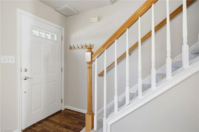 302 Carrington Lane, Thomasville, NC 27360